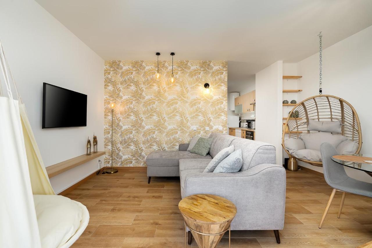 Charming Apartment W/ Pool & Balcony In Portimao By Lovelystay エクステリア 写真