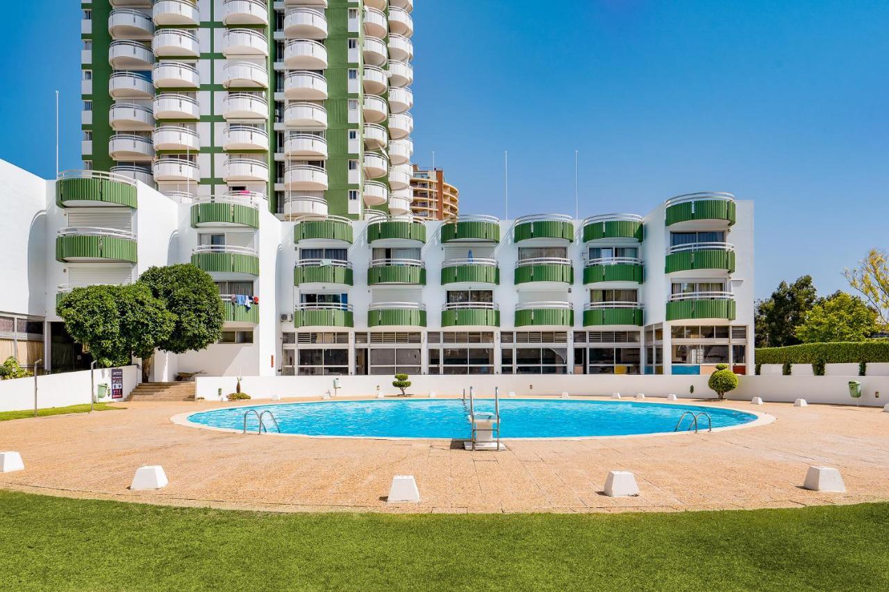 Charming Apartment W/ Pool & Balcony In Portimao By Lovelystay エクステリア 写真