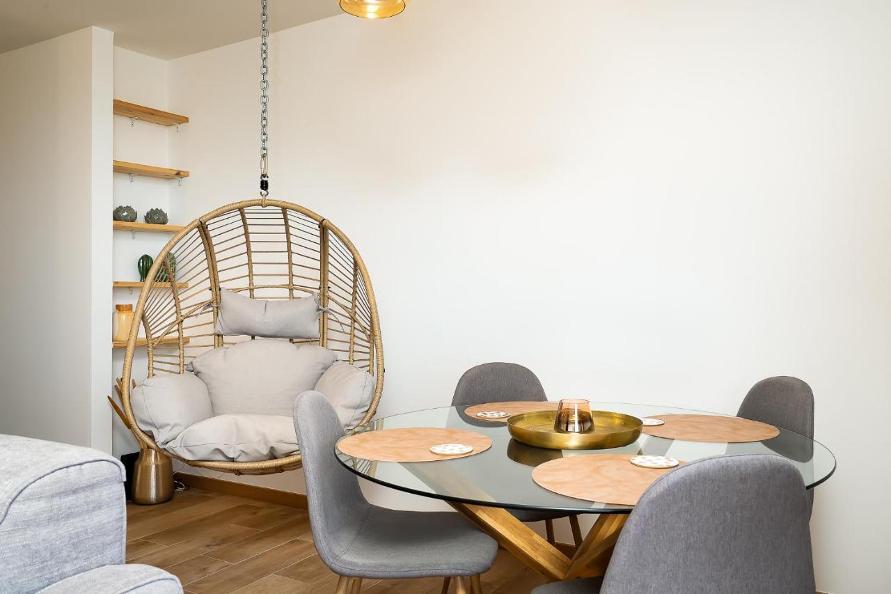 Charming Apartment W/ Pool & Balcony In Portimao By Lovelystay エクステリア 写真