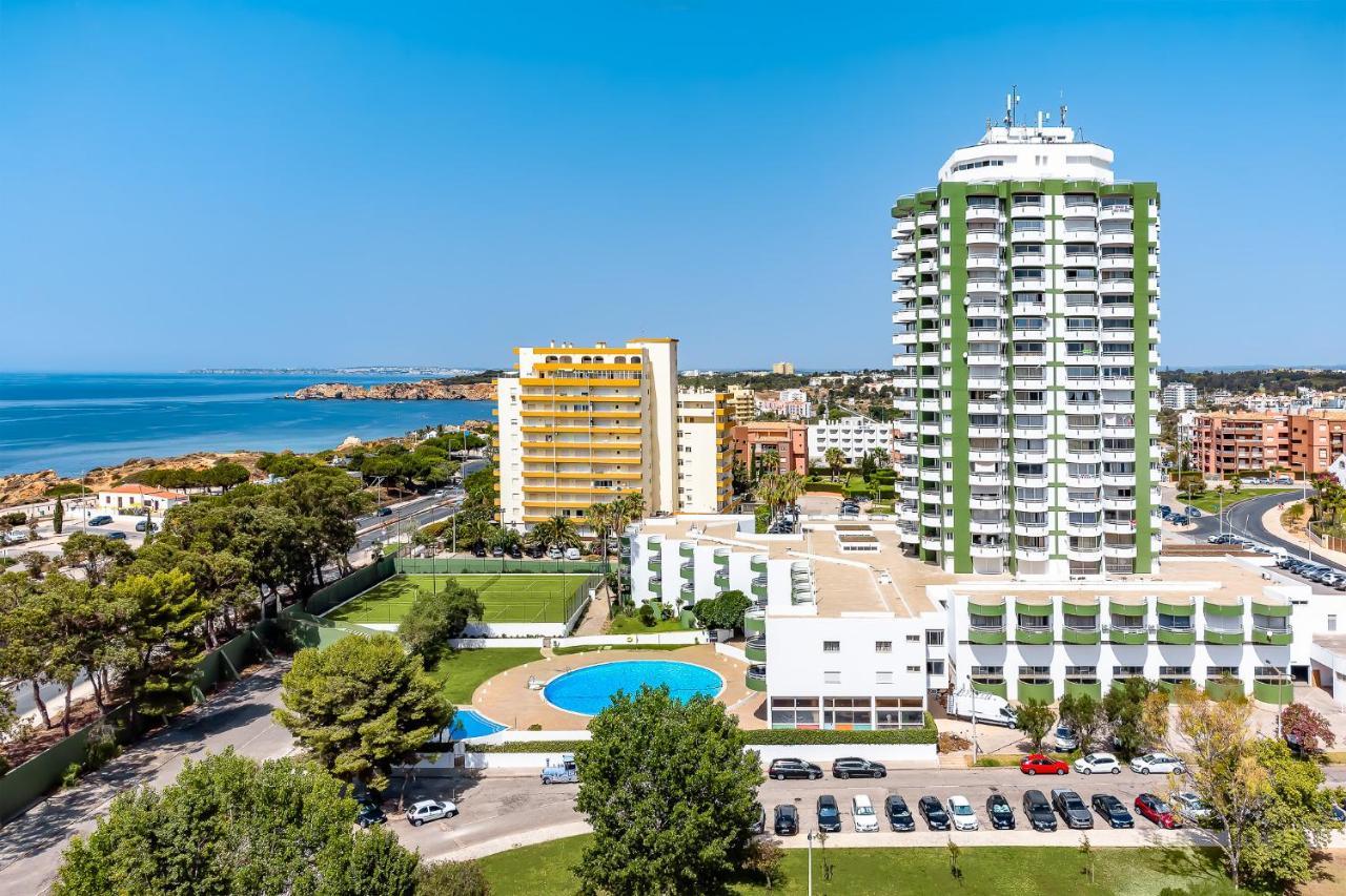 Charming Apartment W/ Pool & Balcony In Portimao By Lovelystay エクステリア 写真