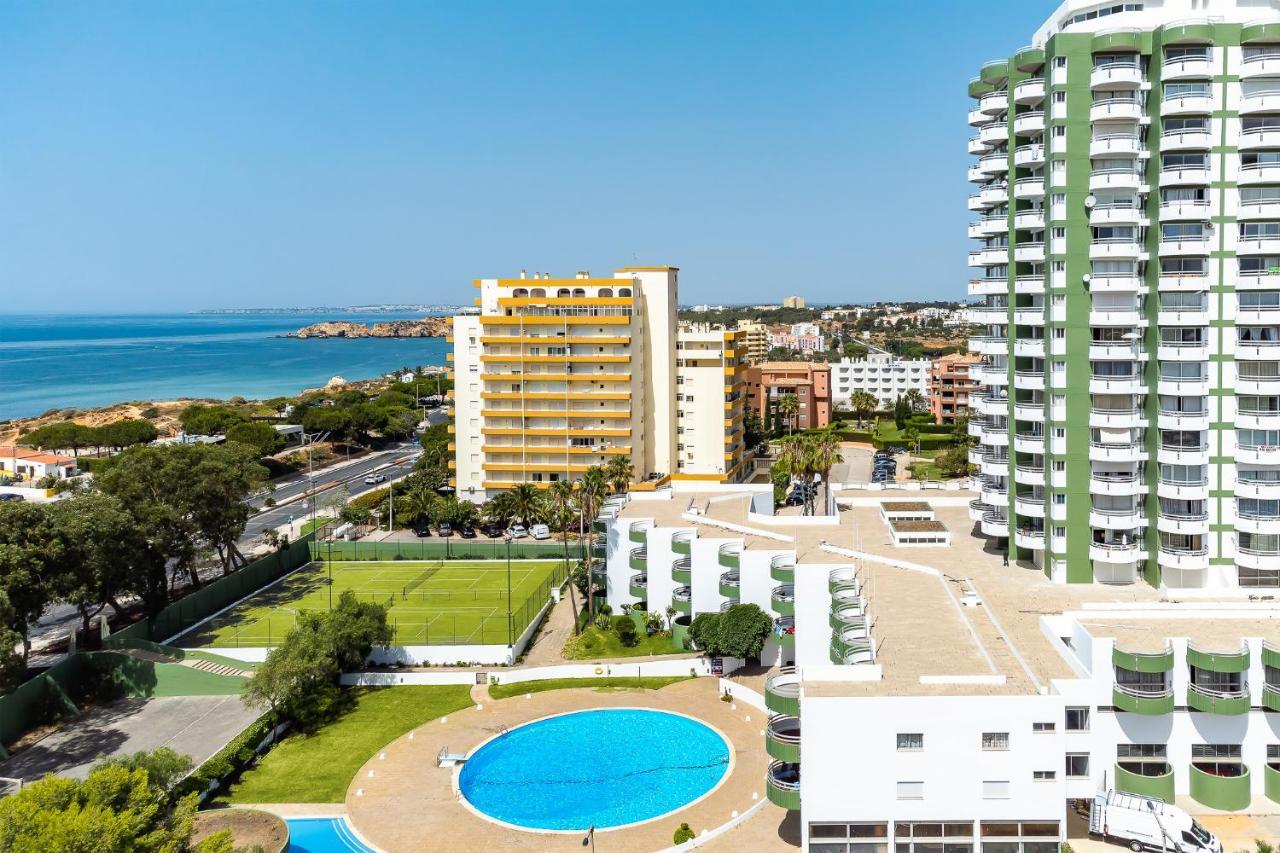 Charming Apartment W/ Pool & Balcony In Portimao By Lovelystay エクステリア 写真